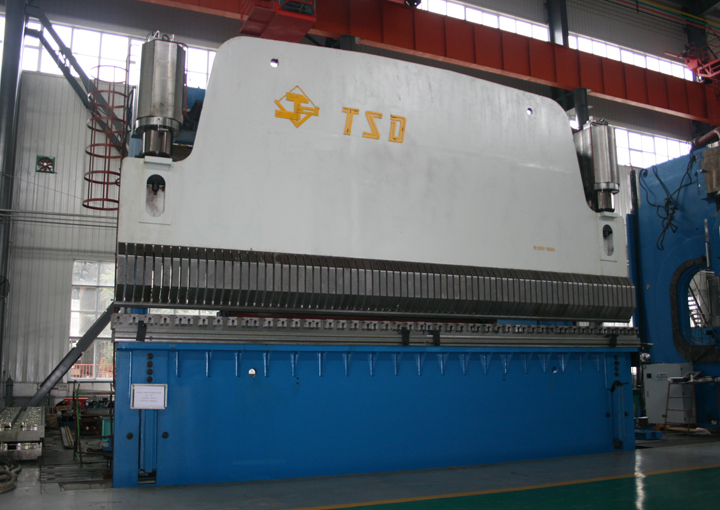 WE67K 大型數(shù)控折彎機